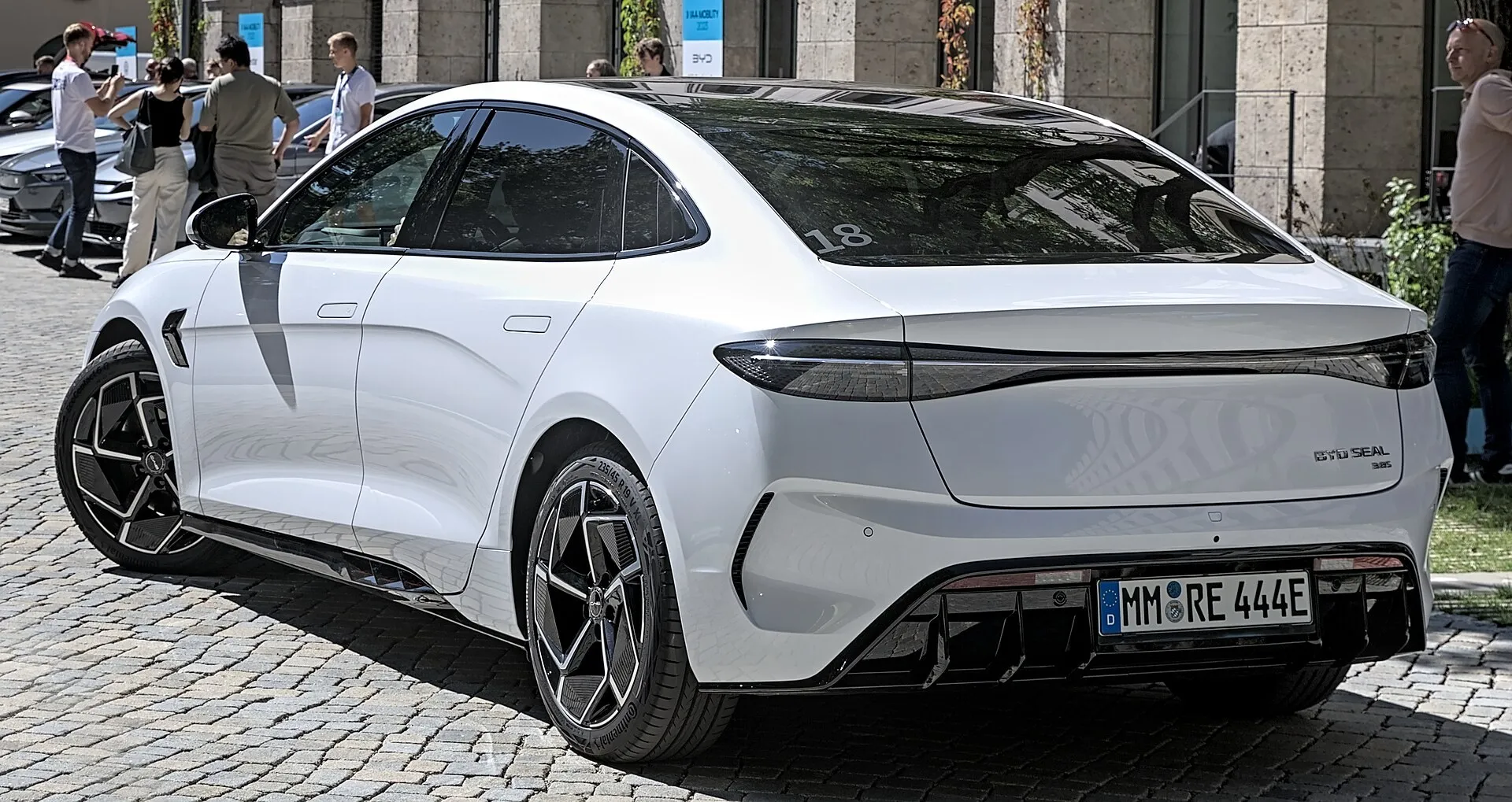 BYD Seal — фото 2