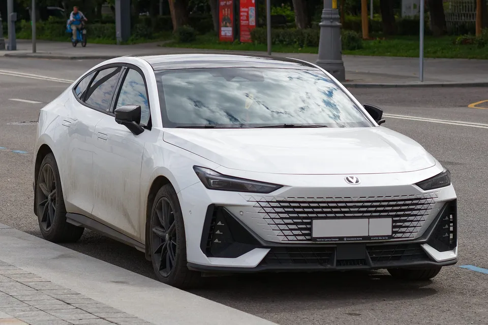 Changan UNI-V 2025